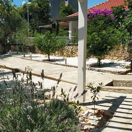 Pomalo בית נופש